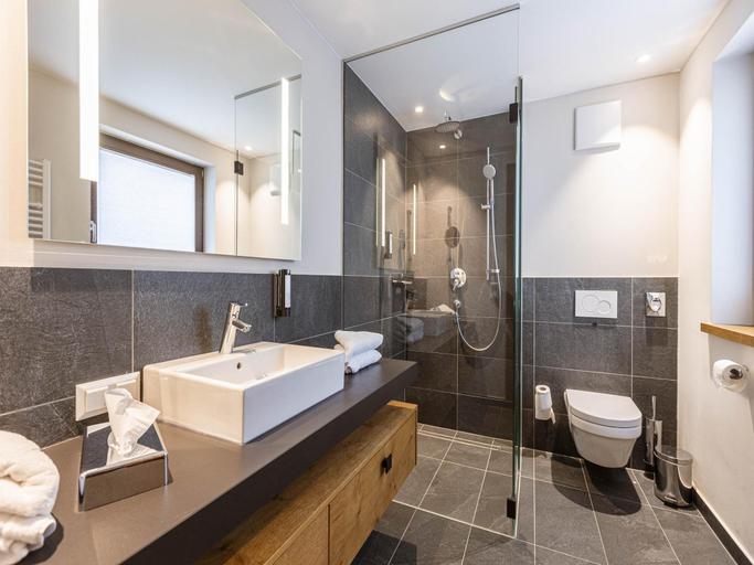Bathroom 3, Inviting Chalet With Pool in Tyrol, Reutte