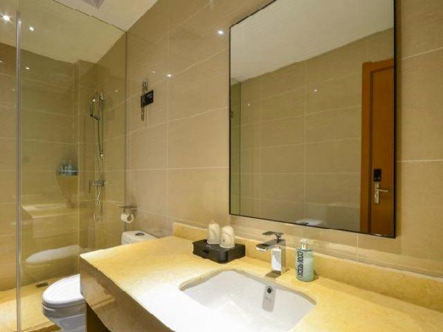 Bathroom 3, City Comfort Inn Wuhan Optics Valley Technology Exhibition Center, Wuhan