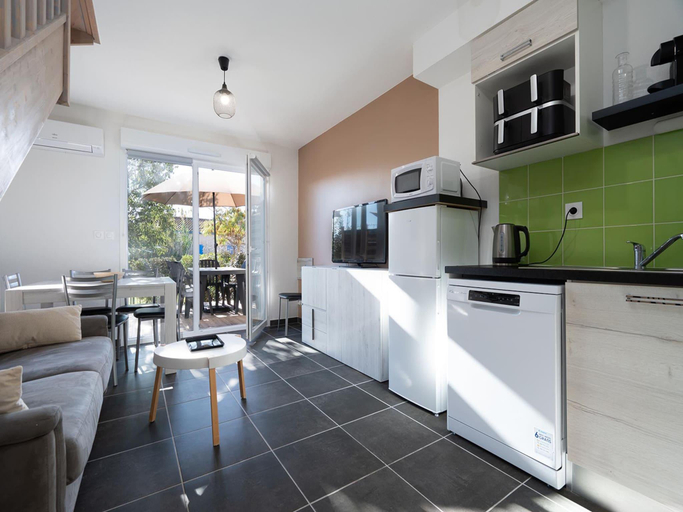 Kitchen, Villa Steps from Valras Beach, Hérault