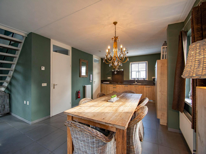 Food & Drinks 4, Villa in Callantsoog with Whirlpool and Beach, Zijpe