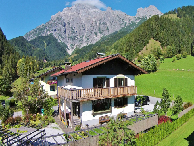 Others 1, Chalet in Leogang near Ski Slopes, Zell am See