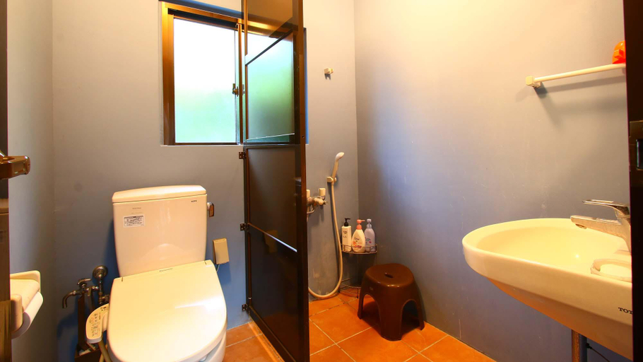 Bathroom 3, Majin No Tsubo, Motobu
