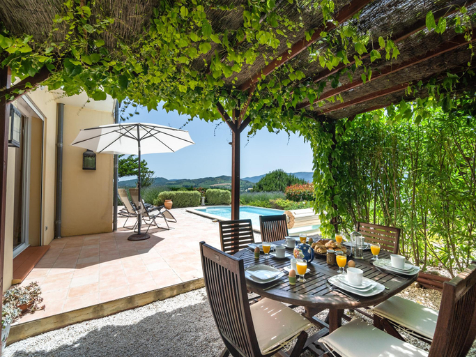 Balcony/terrace 2, Villa in Limoux with Private Pool & Mountain Views, Aude