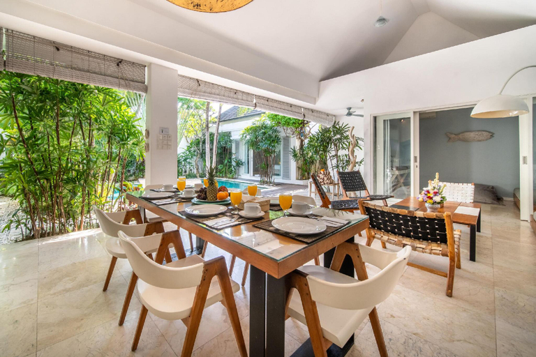 Food & Drinks 5, Trendy 3br Private Villa Seminyak, Badung