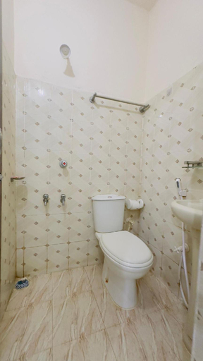 Bathroom, Hotel Labbaik Three Residential, Dhaka