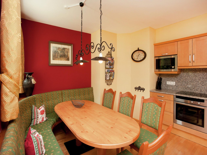 Others 4, Chalet in Saalbach with Sauna, Zell am See