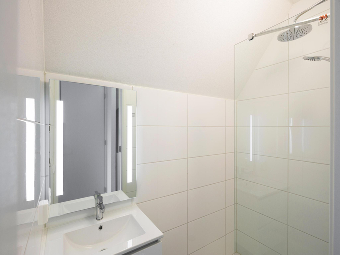 Bathroom, Luxury Villa on Waterfront, Steenwijkerland