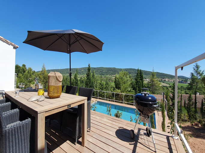 Balcony/terrace 3, Stylish villa in Beaufort with private pool, Hérault