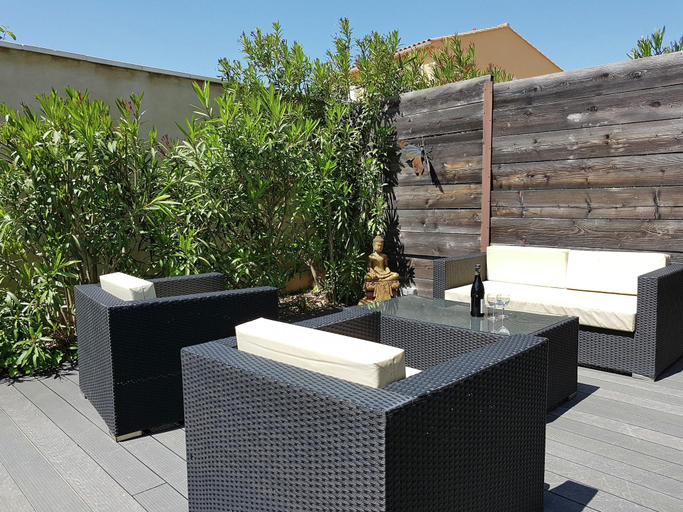 Balcony/terrace 4, Villa Alba: Sunlit Comfort in Lirac, Gard