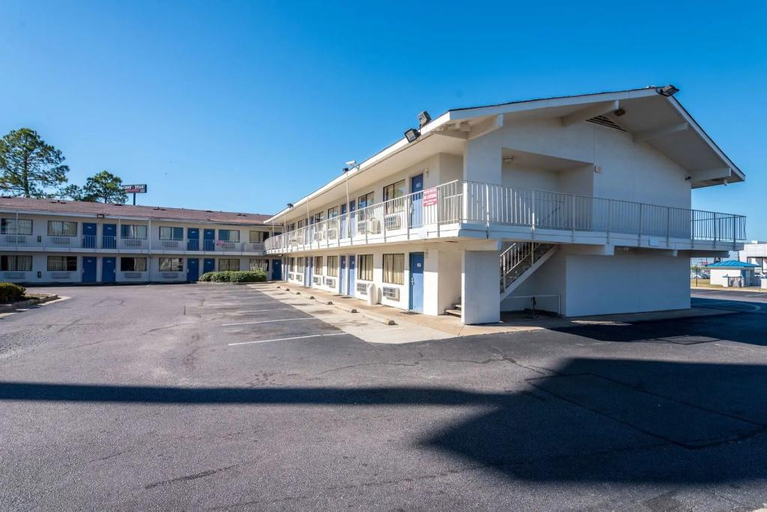 Exterior & Views 2, Rest Inn, Montgomery