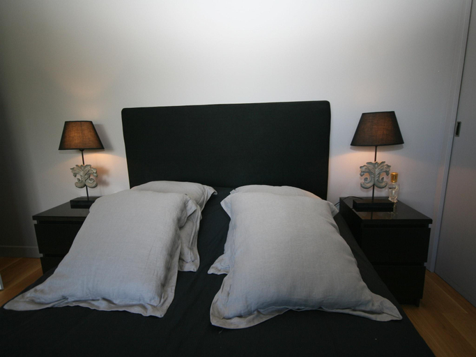 Bedroom 2, Luxurious Villa in Pont-Aven with Private Pool, Finistère