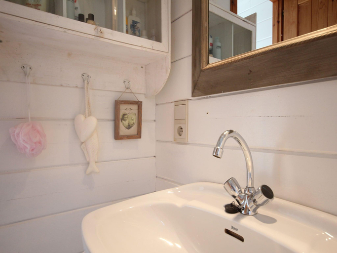 Bathroom, Relaxing Chalet in Dochamps with Swimming Pool and Terrace, Luxembourg