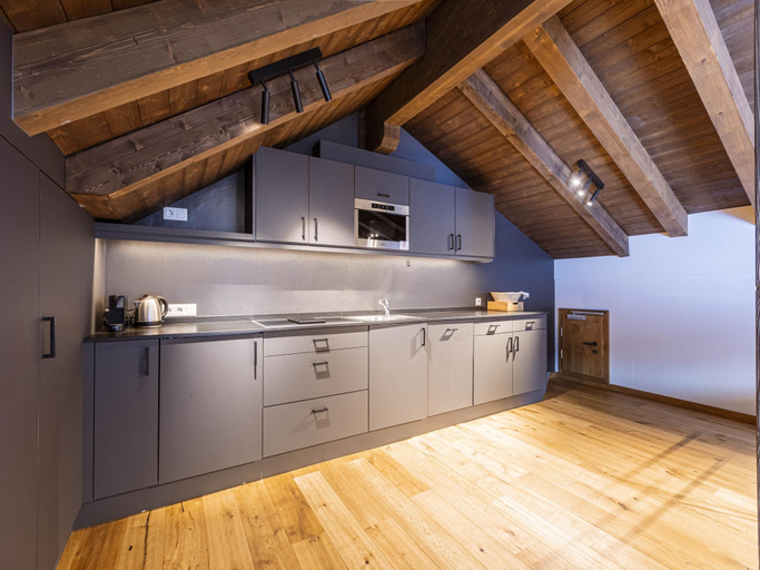 Kitchen 1, Welcoming chalet with balcony (No Deposit), Reutte