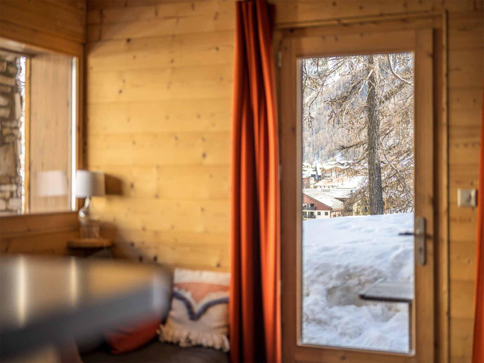 View, Chalet in Val d'Isère with Alpine Views, Savoie