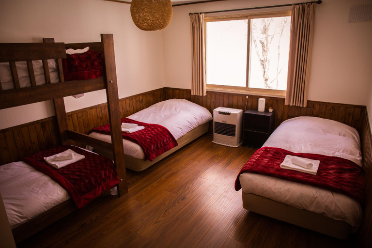 Bedroom 3, Annupuri Oasis Lodge, Niseko
