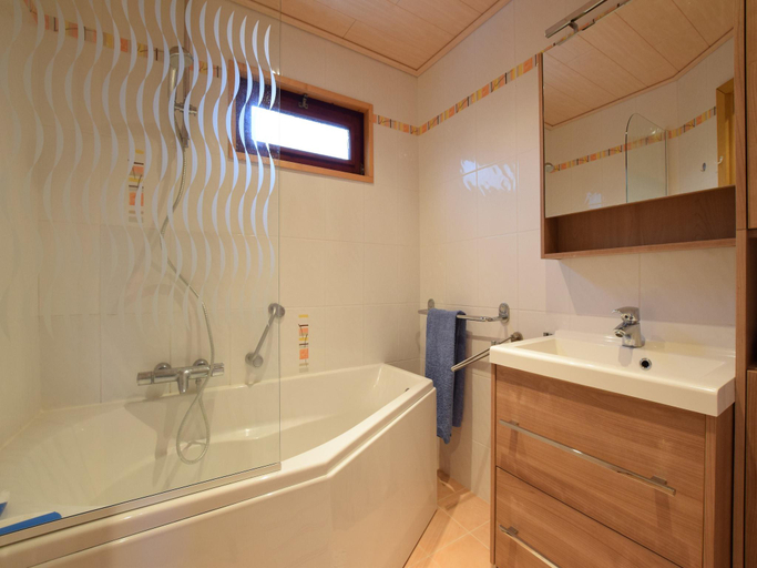 Bathroom 5, Comfortable cottage near Lake Cherapont, Luxembourg