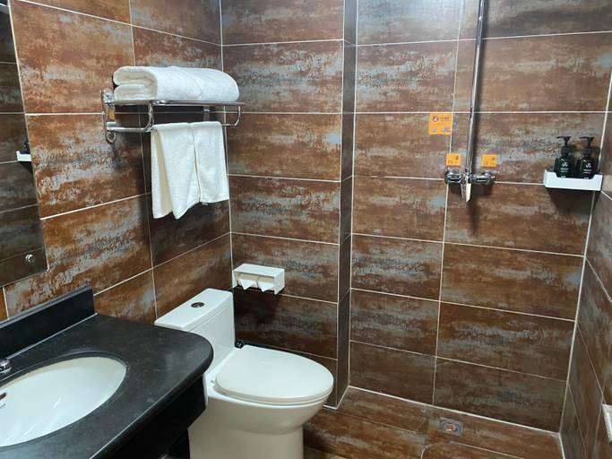 Bathroom 3, Huayi Hotel (Zunhua North Second Ring Road Store), Tangshan