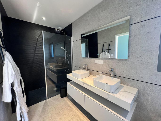 Bathroom 3, Architect-designed villa with sea view, Finistère