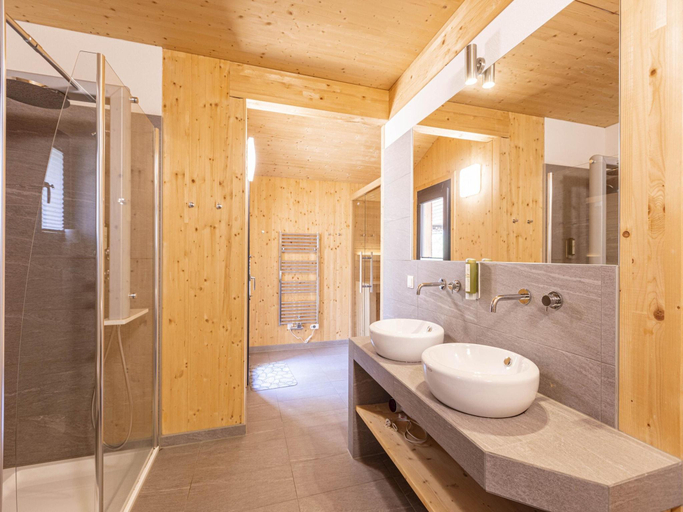 Bathroom 5, Amazing chalet with private sauna, Liezen