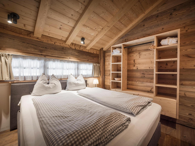 Bedroom 2, Luxury chalet with sauna in a willow roof, Innsbruck Land