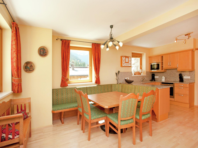 Food & Drinks 4, Chalet in Saalbach for 10 guests, Zell am See