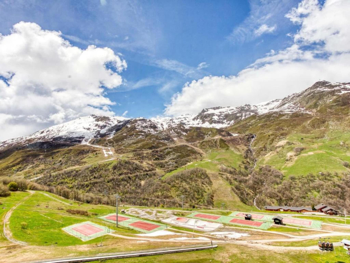 Others 4, Chalet in Les Menuires by Les Trois Vallees, Savoie
