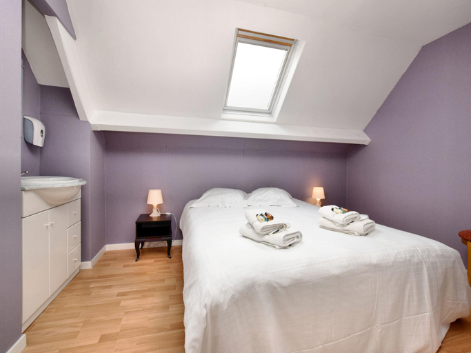 Bedroom 3, Durbuy Luxe Villa with Pool, Namur