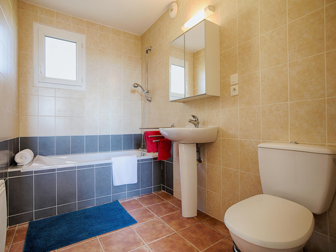 Bathroom 2, Impressive villa overlooking the hill, Ardèche