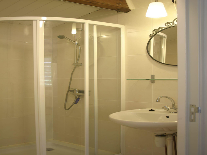 Bathroom, Chalet in Ootmarsum on Kuiperberg, Dinkelland