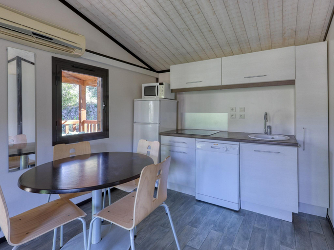 Kitchen 5, Quiet Detached Chalet for five, Var
