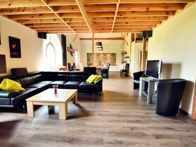 Others 5, Spacious Villa in La Roche en Ardenne, Luxembourg