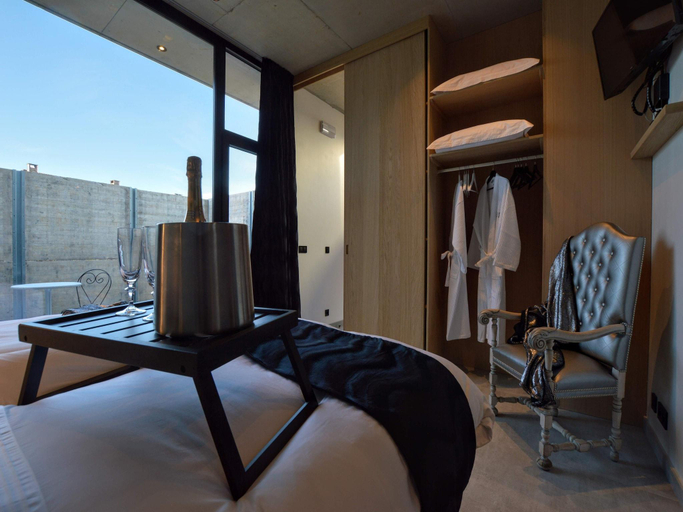 Bedroom 2, Dalhem Villa with Garden, Liège