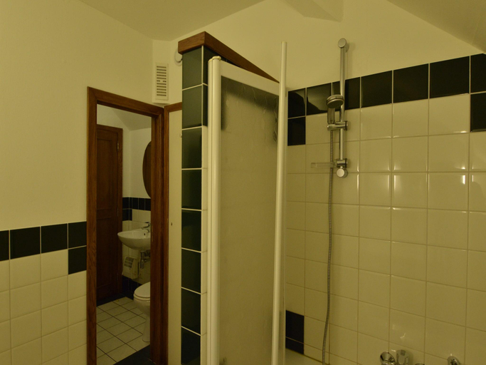 Bathroom, Large hunting lodge with enormous beautiful garden, Luxembourg