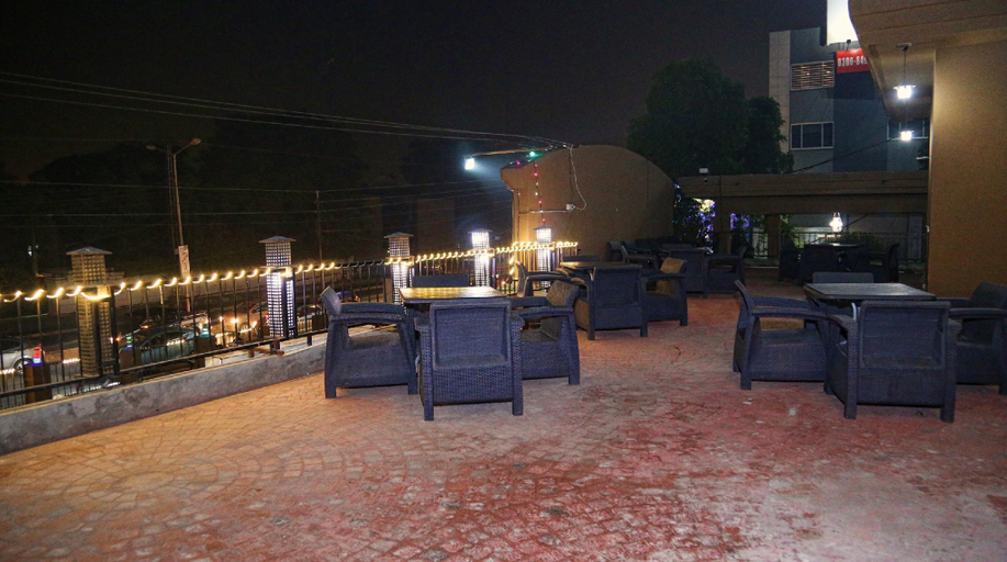 Food & Drinks, Hotel 12J, Lahore