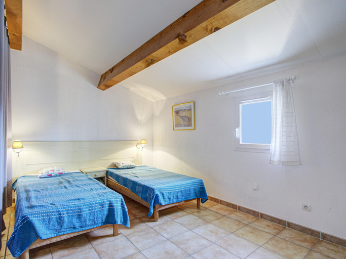 Bedroom 4, Quiet 6-Guest Apartment in Homps, Aude