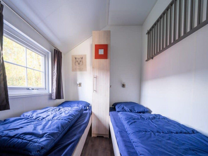 Bedroom 2, Comfortable chalet near Park De Veluwe, Ede