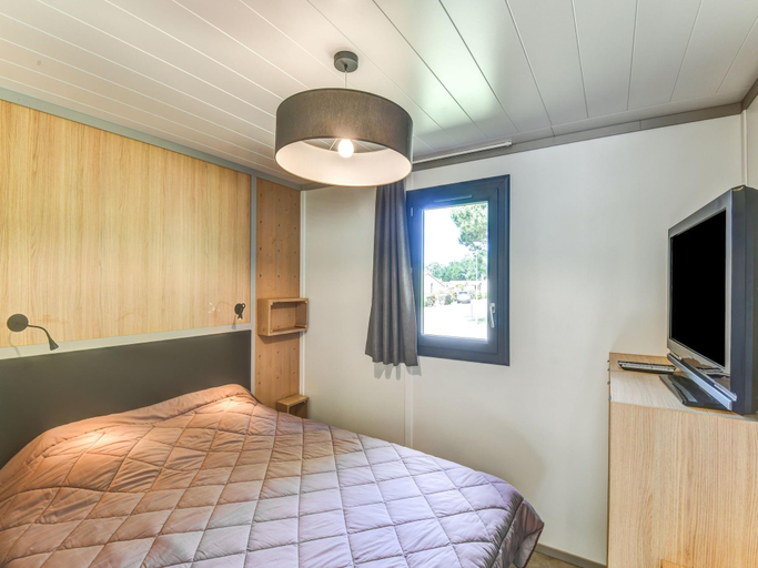 Bedroom 3, Serene Chalet in Hourtin near Lake, Gironde