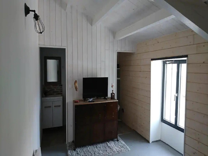 Bedroom 2, Villa in Nuaillé-d'Aunis with Private Pool, Charente-Maritime