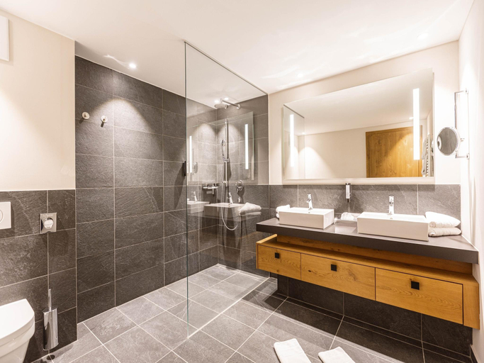 Bathroom 5, Welcoming chalet with balcony (No Deposit), Reutte