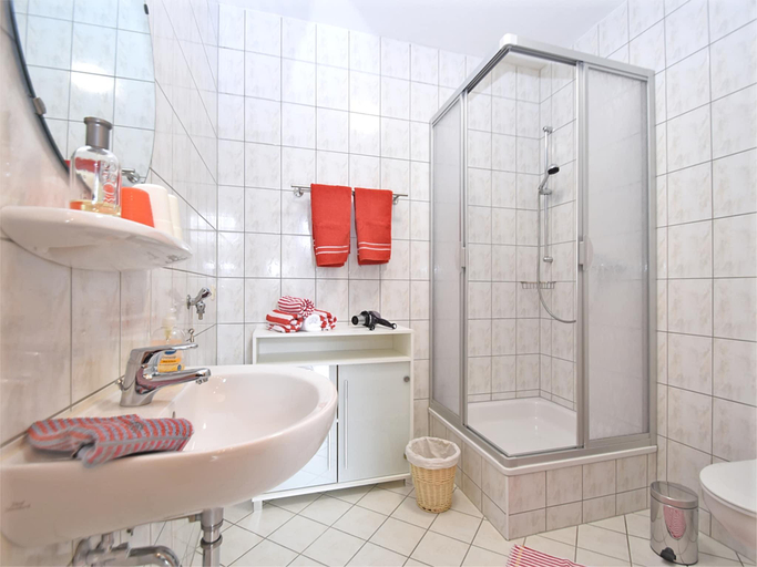 Bathroom 3, Villa in Borstendorf nahe Erzgebirge, Erzgebirgskreis