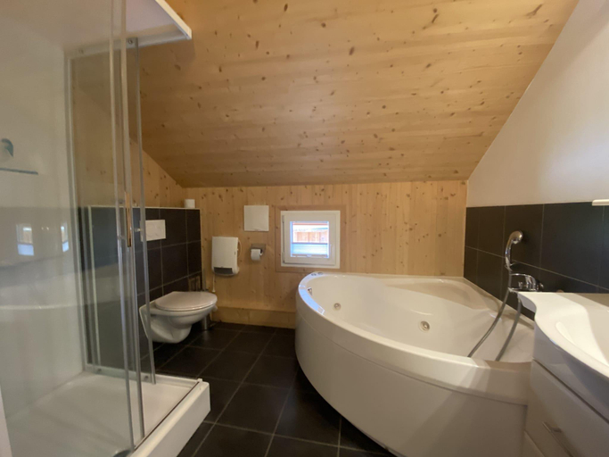 Bathroom 3, Attractive chalet with infrared sauna, Murtal