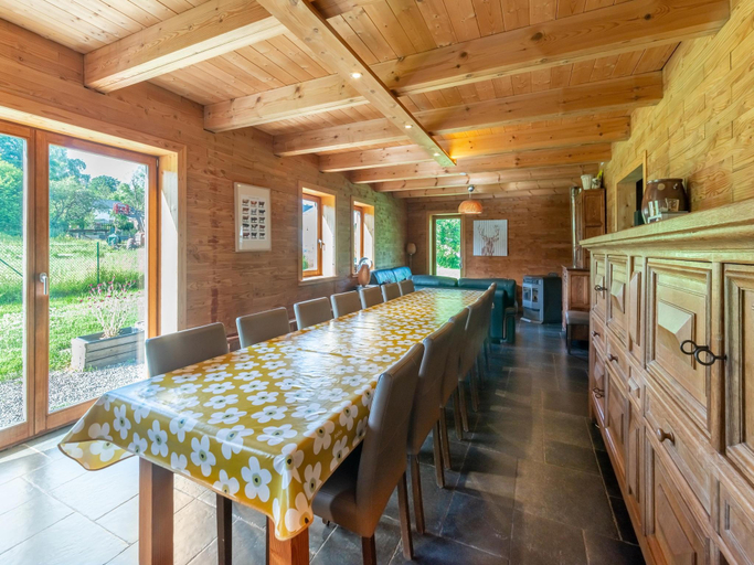 Food & Drinks 4, Villa in Freyneux with Garden, Luxembourg