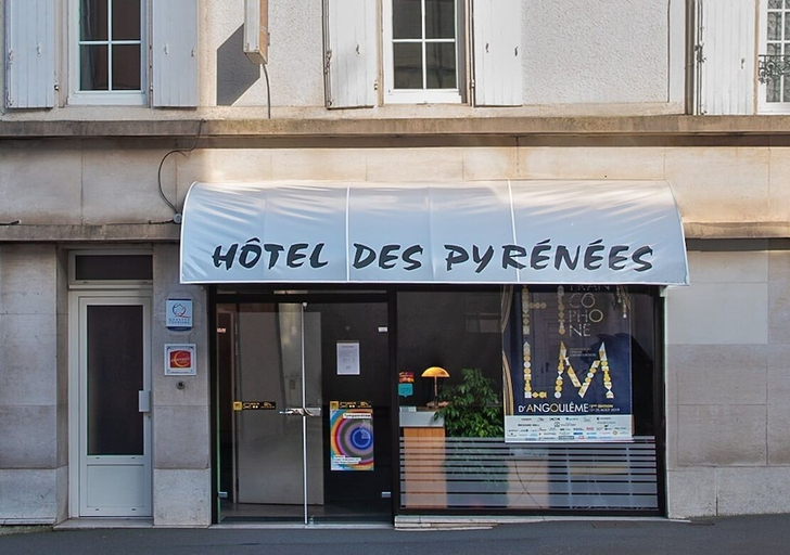 Exterior & Views 1, Hotel Des Pyrenees, Charente