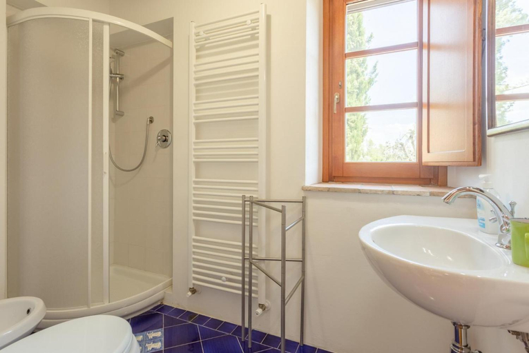 Bathroom 4, Villa Casale Silvia Large Private Pool, A/C, WiFi, Terni