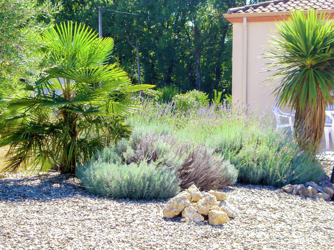 Exterior view 4, Panoramic Poolside Villa, Lot-et-Garonne