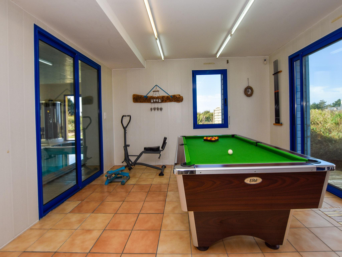 Facilities, Seaside Villa with Pool in Moëlan, Finistère