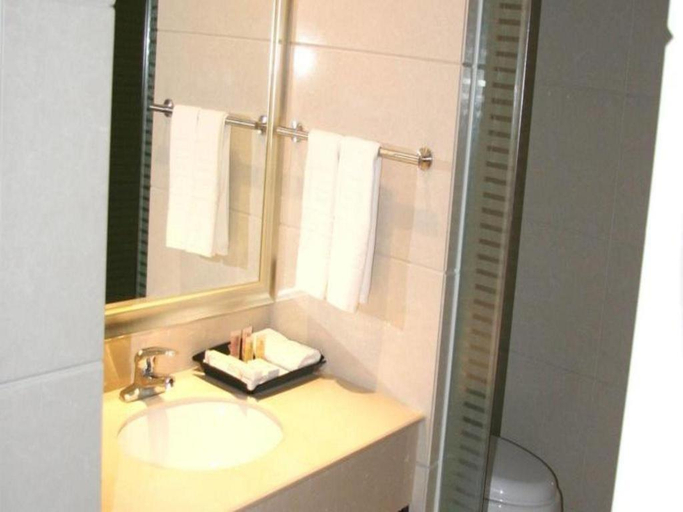 Bathroom 4, JunYue Hotel, Guangzhou