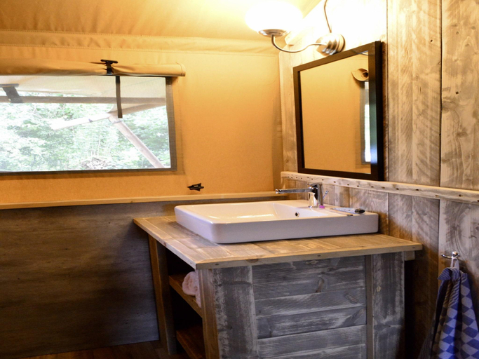 Bathroom 3, Safari Tent at Vlugtenburg Beach, 's-Gravenzande