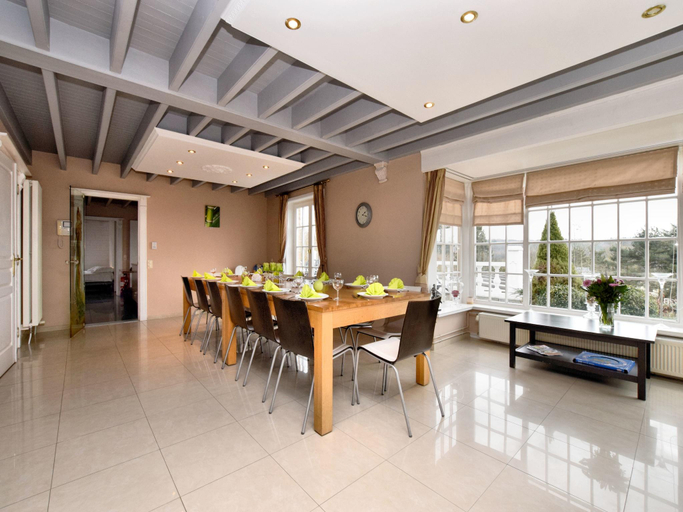 Food & Drinks 5, Durbuy Luxe Villa with Pool, Namur