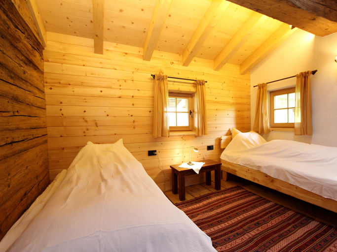 Bedroom 2, Chalet in Tyrol on St. Johanns Ski Slope, Kitzbühel